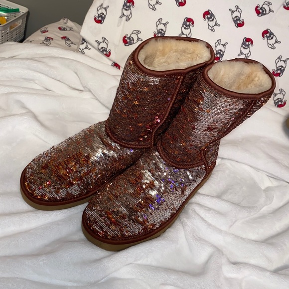 COPY - Rose gold UGGs - Picture 3 of 3